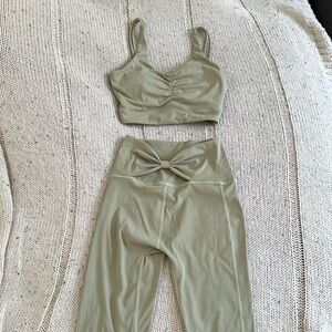 Cute green workout set size extra small